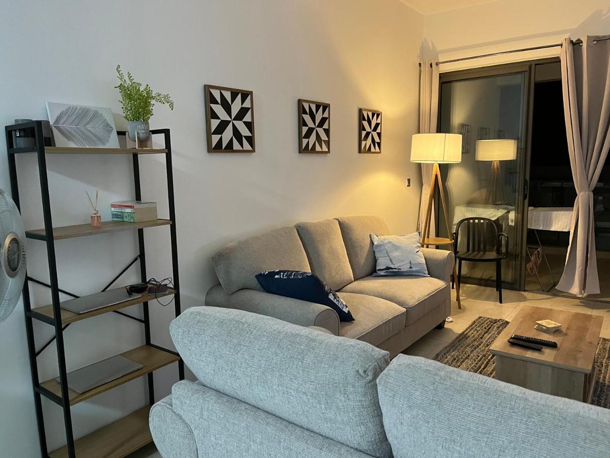 Coastal View Apartments غراند بايَ المظهر الخارجي الصورة