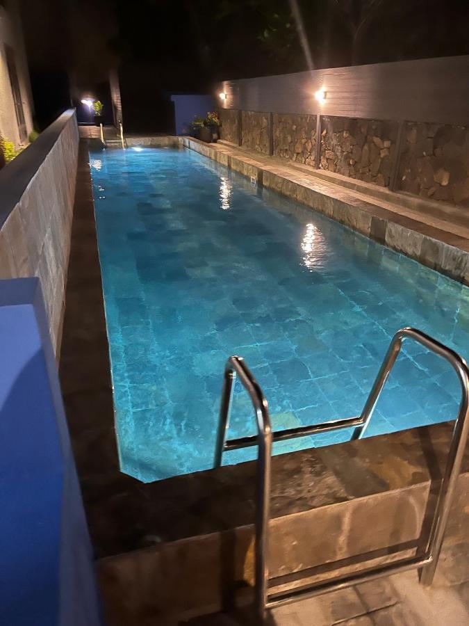 Coastal View Apartments غراند بايَ المظهر الخارجي الصورة