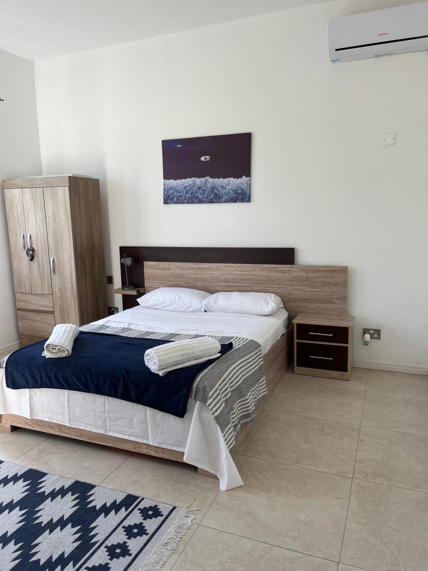 Coastal View Apartments غراند بايَ المظهر الخارجي الصورة