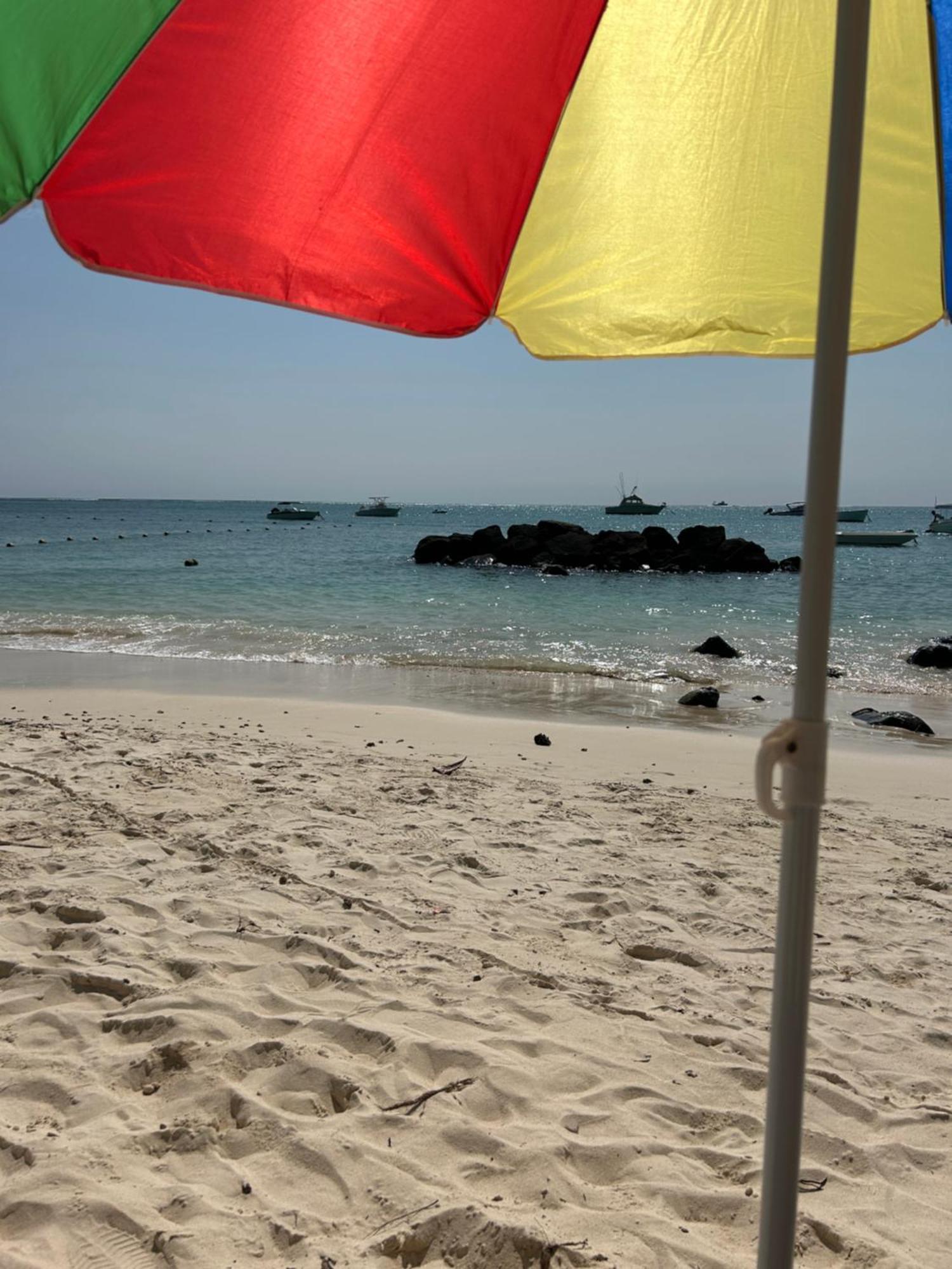 Coastal View Apartments غراند بايَ المظهر الخارجي الصورة